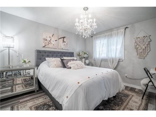 29-123 Main Street, Dunnville, ON - Indoor Photo Showing Bedroom