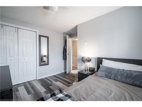 29-123 Main Street, Dunnville, ON - Indoor Photo Showing Bedroom