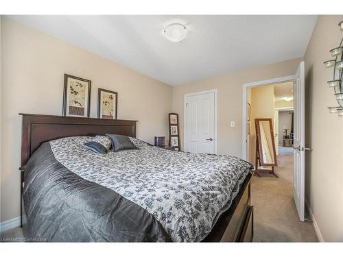 41-541 Winston Road, Grimsby, ON - Indoor Photo Showing Bedroom