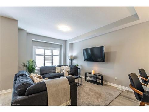 315 Skinner Road, Waterdown, ON - Indoor Photo Showing Living Room