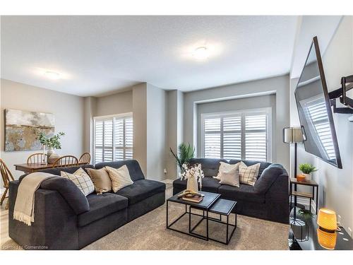 315 Skinner Road, Waterdown, ON - Indoor Photo Showing Living Room