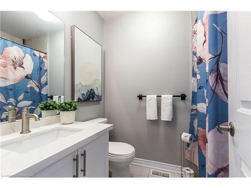 315 Skinner Road, Waterdown, ON - Indoor Photo Showing Bathroom