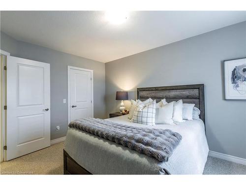 315 Skinner Road, Waterdown, ON - Indoor Photo Showing Bedroom