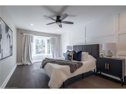 305 Woodland Drive, Ancaster, ON - Indoor Photo Showing Bedroom