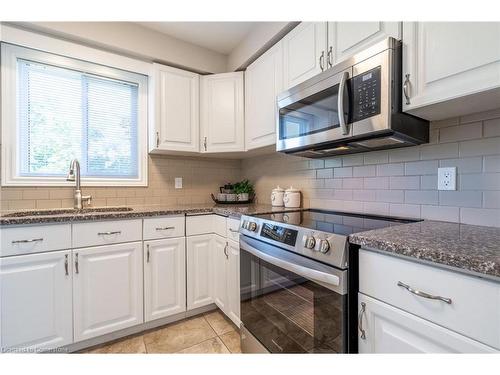 305 Woodland Drive, Ancaster, ON - Indoor Photo Showing Kitchen With Upgraded Kitchen