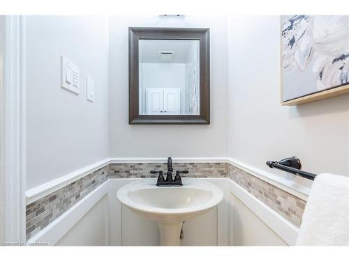 305 Woodland Drive, Ancaster, ON - Indoor Photo Showing Bathroom