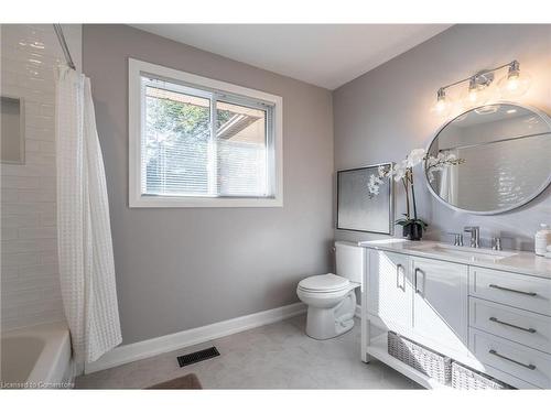 305 Woodland Drive, Ancaster, ON - Indoor Photo Showing Bathroom