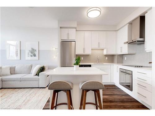 1204-2081 Fairview Street, Burlington, ON - Indoor Photo Showing Kitchen With Upgraded Kitchen