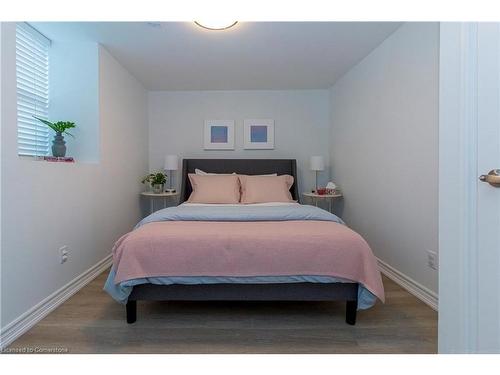 Ll-280 Aberdeen Avenue, Hamilton, ON - Indoor Photo Showing Bedroom