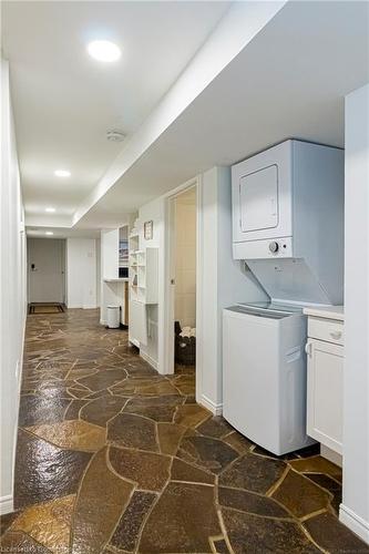 Ll-280 Aberdeen Avenue, Hamilton, ON - Indoor Photo Showing Laundry Room