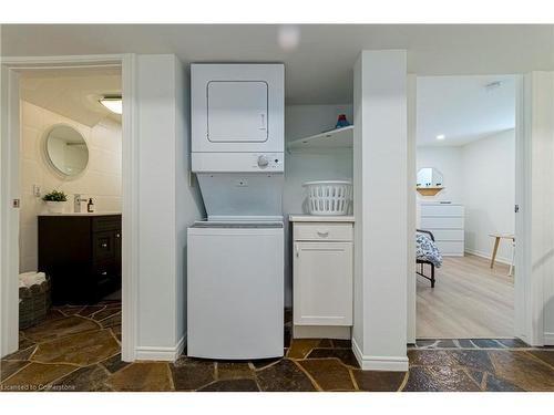 Ll-280 Aberdeen Avenue, Hamilton, ON - Indoor Photo Showing Laundry Room