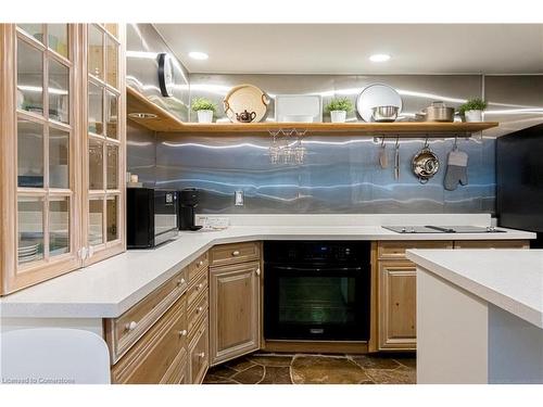 Ll-280 Aberdeen Avenue, Hamilton, ON - Indoor Photo Showing Kitchen