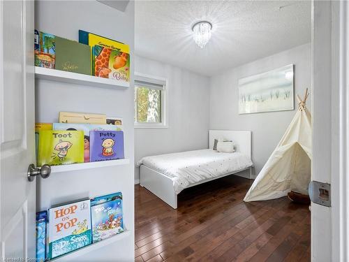 12-4200 Kilmer Drive, Burlington, ON - Indoor Photo Showing Bedroom