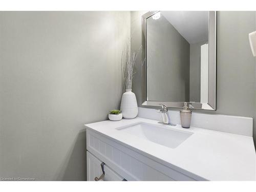 8-122 Lakeshore Road, St. Catharines, ON - Indoor Photo Showing Bathroom