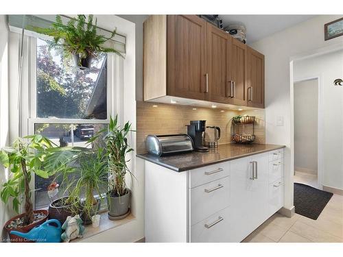 8-122 Lakeshore Road, St. Catharines, ON - Indoor Photo Showing Kitchen