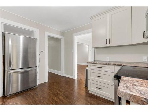 5419 Maple Street, Niagara Falls, ON - Indoor Photo Showing Kitchen