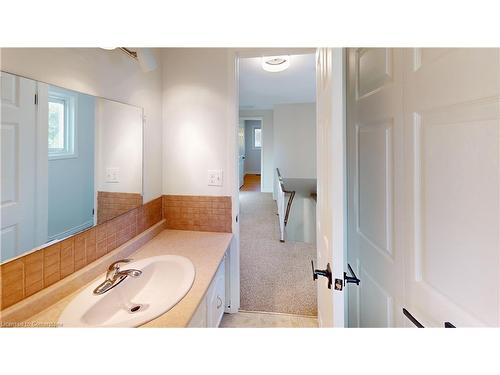 40 Westfield Drive, St. Catharines, ON - Indoor Photo Showing Bathroom