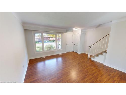 40 Westfield Drive, St. Catharines, ON - Indoor Photo Showing Other Room