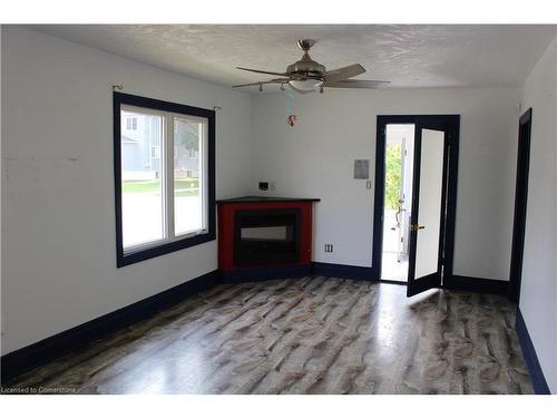 304 Nelson Street, Brantford, ON - Indoor Photo Showing Living Room With Fireplace