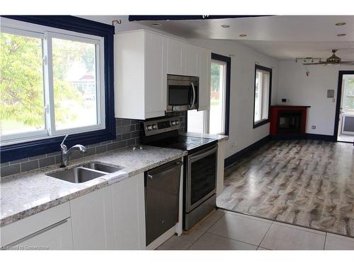 304 Nelson Street, Brantford, ON - Indoor Photo Showing Kitchen With Double Sink