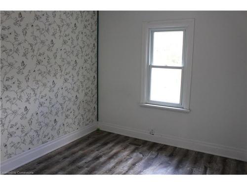 304 Nelson Street, Brantford, ON - Indoor Photo Showing Other Room