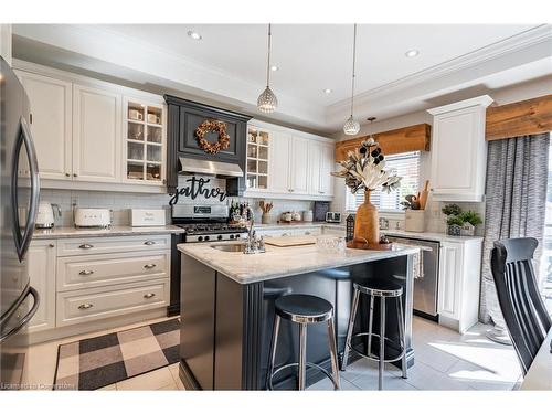 77 Eagleglen Way, Hamilton, ON - Indoor Photo Showing Kitchen With Upgraded Kitchen