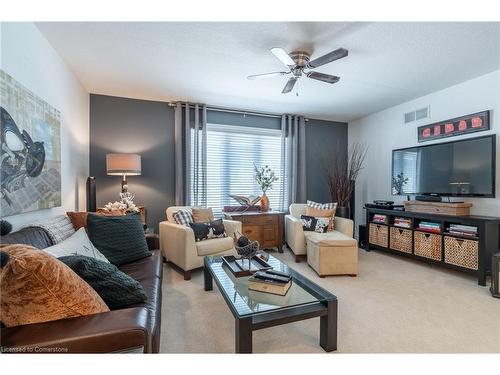 77 Eagleglen Way, Hamilton, ON - Indoor Photo Showing Living Room