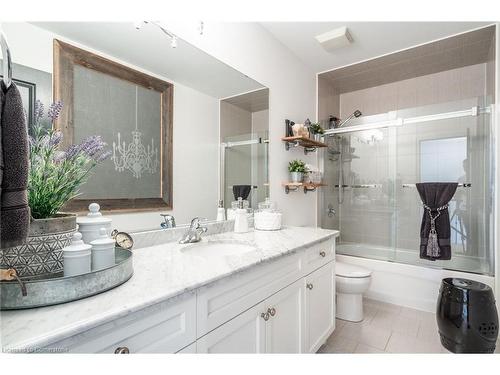 77 Eagleglen Way, Hamilton, ON - Indoor Photo Showing Bathroom