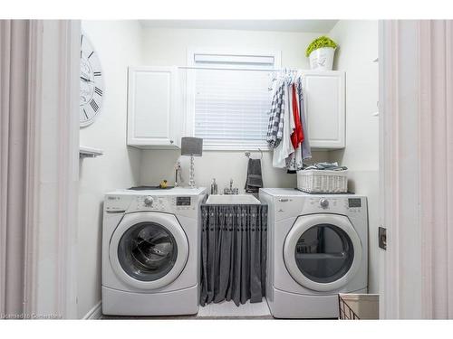 77 Eagleglen Way, Hamilton, ON - Indoor Photo Showing Laundry Room