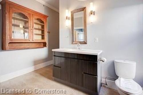 65 St David Street, Stratford, ON - Indoor Photo Showing Bathroom