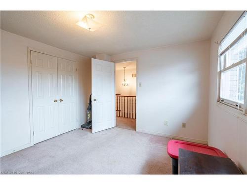 15 Ashcroft Drive, Hamilton, ON - Indoor Photo Showing Other Room