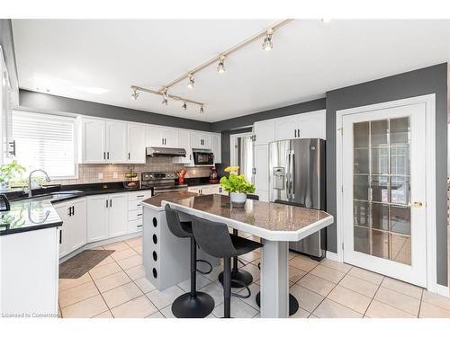 54 Stonepine Crescent, Hamilton, ON - Indoor Photo Showing Kitchen