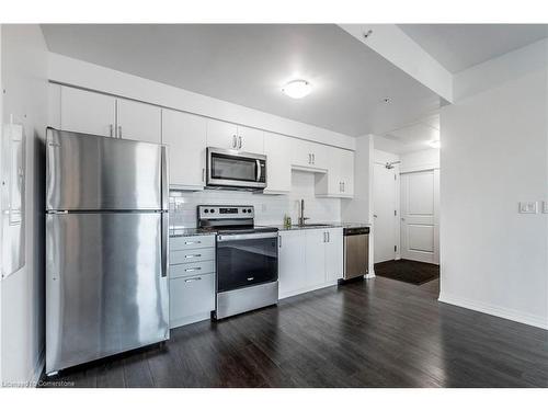 305-195 Commonwealth Street, Kitchener, ON - Indoor Photo Showing Kitchen With Stainless Steel Kitchen With Upgraded Kitchen