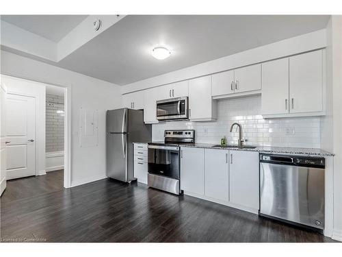 305-195 Commonwealth Street, Kitchener, ON - Indoor Photo Showing Kitchen With Stainless Steel Kitchen With Upgraded Kitchen