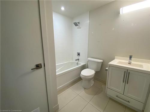 1505-2093 Fairview Street, Burlington, ON - Indoor Photo Showing Bathroom