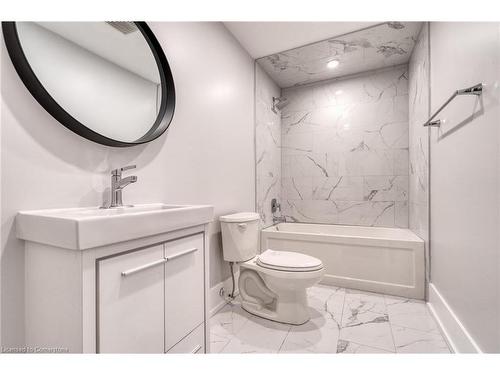 81 Colbourne Street, Hamilton, ON - Indoor Photo Showing Bathroom