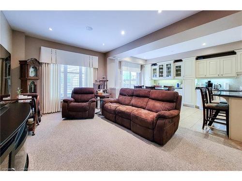 367 Stonehenge Drive, Hamilton, ON - Indoor Photo Showing Living Room