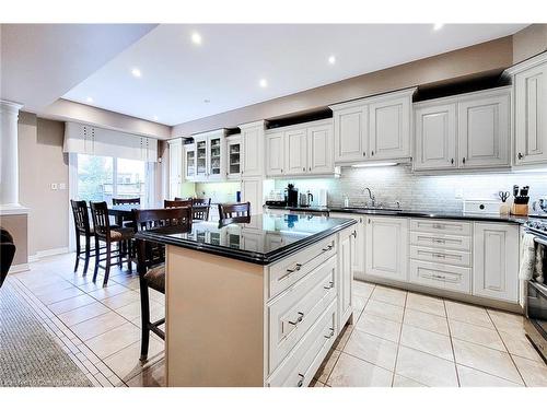 367 Stonehenge Drive, Hamilton, ON - Indoor Photo Showing Kitchen With Upgraded Kitchen