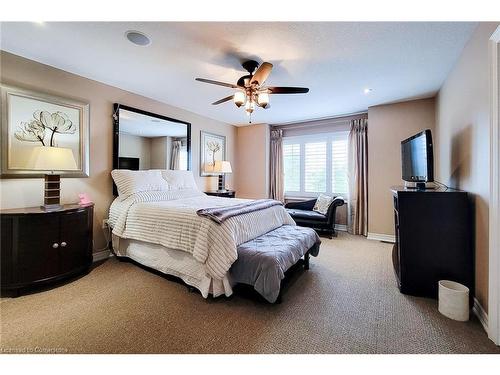 367 Stonehenge Drive, Hamilton, ON - Indoor Photo Showing Bedroom