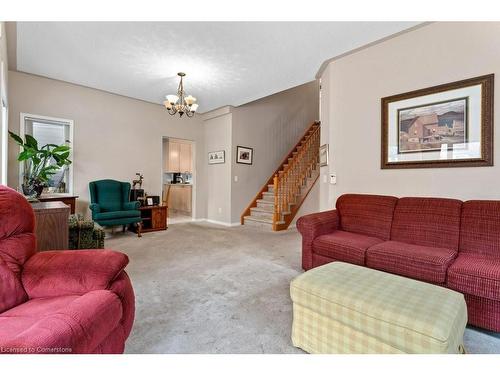 76 Morrison Crescent, Grimsby, ON - Indoor Photo Showing Living Room