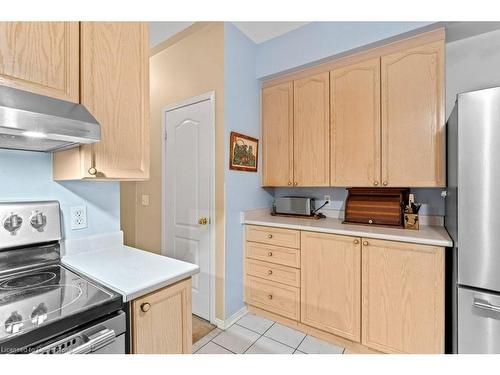 76 Morrison Crescent, Grimsby, ON - Indoor Photo Showing Kitchen