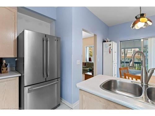 76 Morrison Crescent, Grimsby, ON - Indoor Photo Showing Kitchen With Double Sink