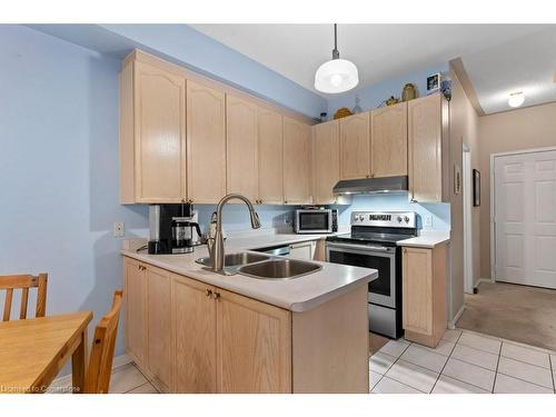 76 Morrison Crescent, Grimsby, ON - Indoor Photo Showing Kitchen With Double Sink