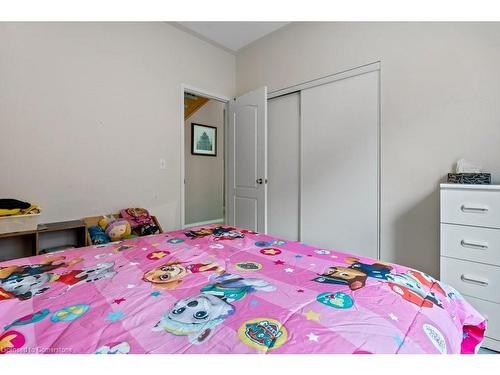 76 Morrison Crescent, Grimsby, ON - Indoor Photo Showing Bedroom