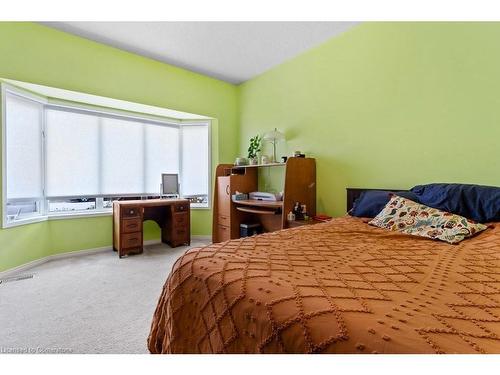 76 Morrison Crescent, Grimsby, ON - Indoor Photo Showing Bedroom