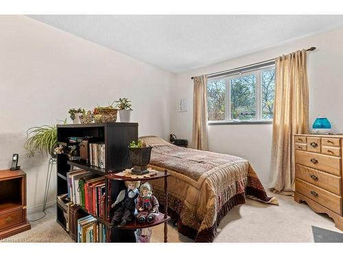 76 Morrison Crescent, Grimsby, ON - Indoor Photo Showing Bedroom