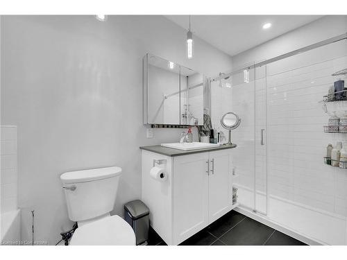 303-38 Harbour Street, Port Dover, ON - Indoor Photo Showing Bathroom