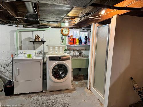 37 Houghton Avenue N, Hamilton, ON - Indoor Photo Showing Laundry Room