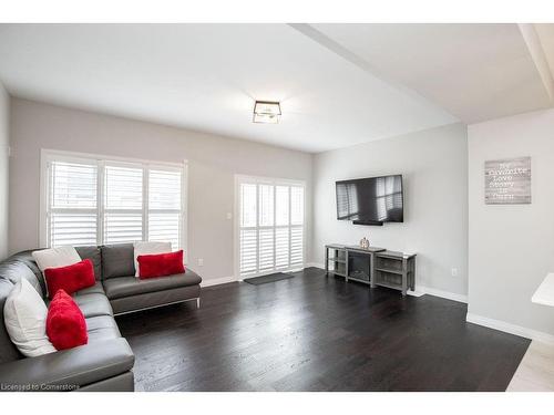 9-30 Times Square Boulevard, Stoney Creek, ON - Indoor Photo Showing Living Room