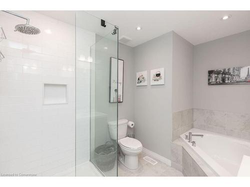 9-30 Times Square Boulevard, Stoney Creek, ON - Indoor Photo Showing Bathroom